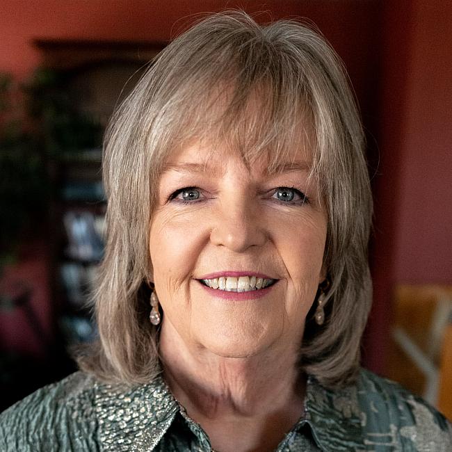 Carol Ackels headshot